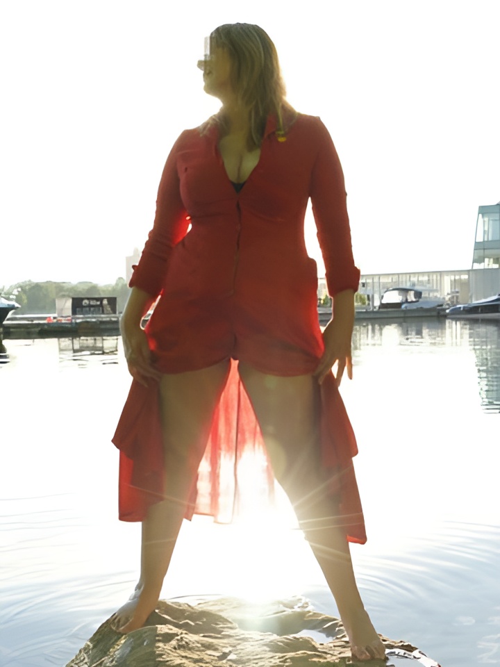 Летиция привлекательная девушка из Дзержинска цена от 2000 руб